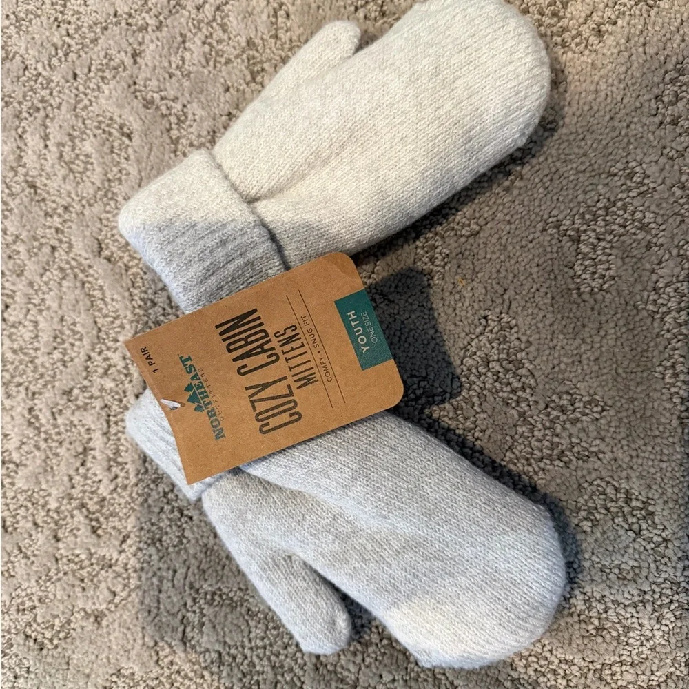 Northcrest Cozy Cabin Mittens - Gray